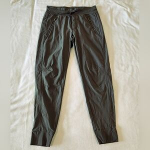 Athleta Trekkie North Jogger Size 4 In Mountain Olive Grayish Green